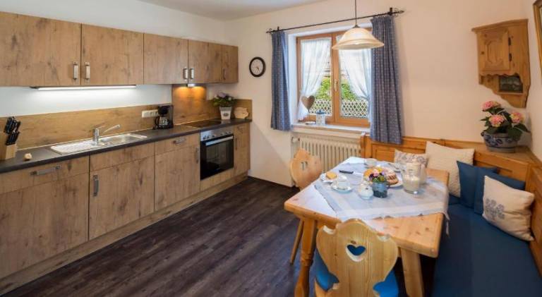 Holiday apartment with 2 rooms for 6 persons — photo 3