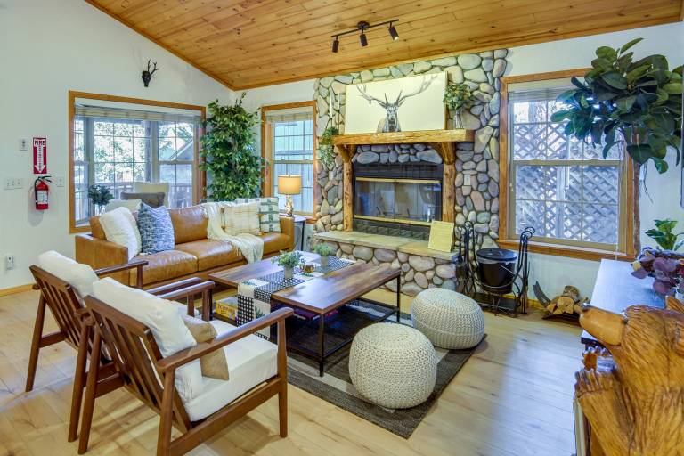 Big Bear Lake Retreat w/ Game Room: 1 Mi to Slopes — photo 5