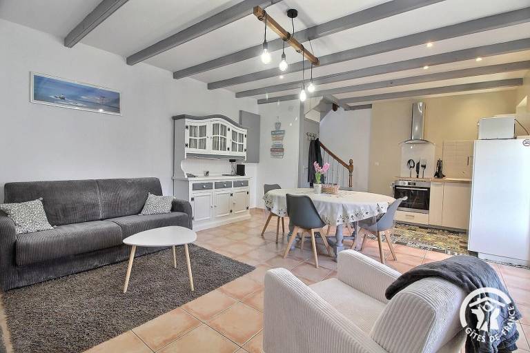 Gite with patio & yard — photo 4