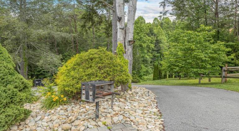 Vacation home with hot tub in Sevierville, TN