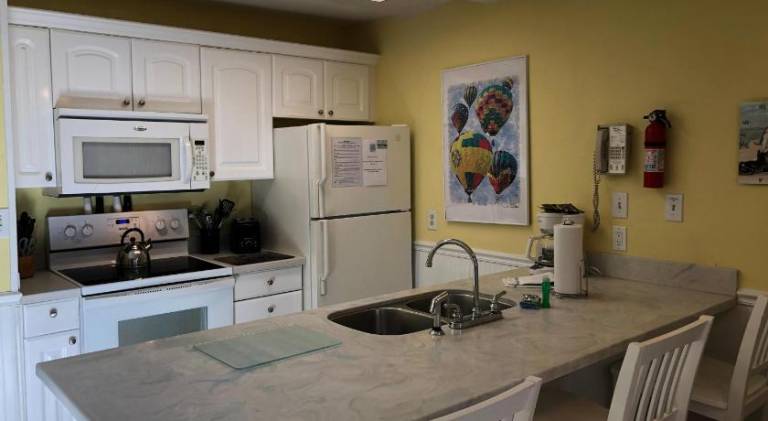 Spacious vacation home with pool | Pets are welcome — photo 5