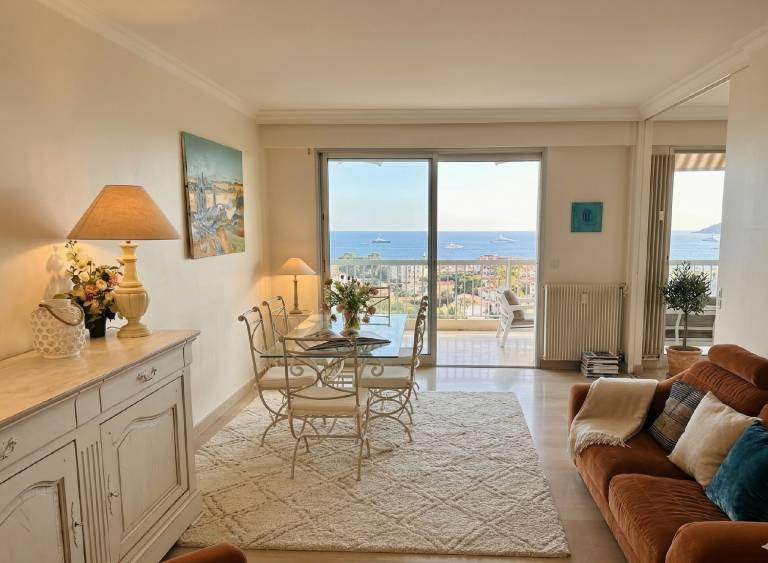 Holiday apartment with terrace — photo 2