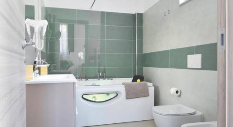 Pleasant vacation home with jacuzzi | Pets are welcome — photo 2