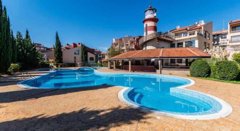 Holiday apartment with pool in Sveti Vlas