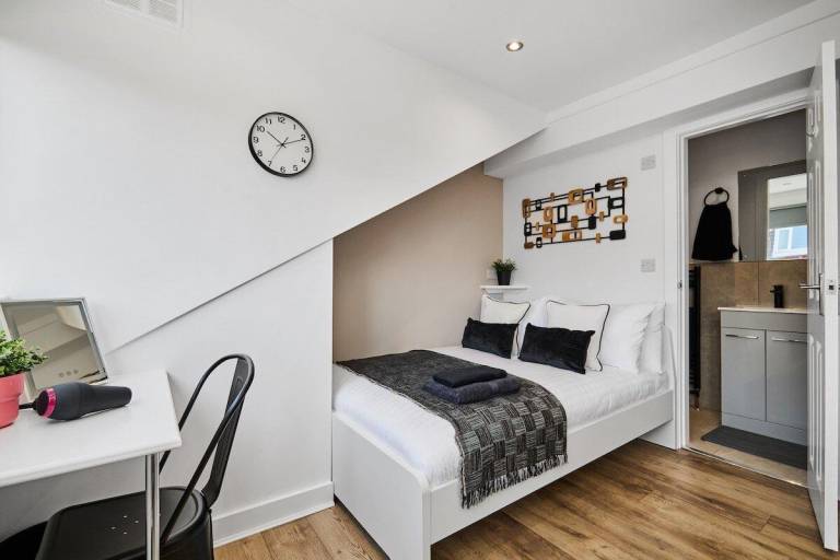 Apartment with terrace | Good for workation in Leeds, AL