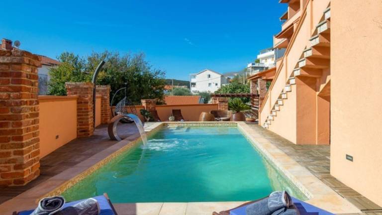 Luxury Villa Mer pool apartman by Villas Guide in Rab