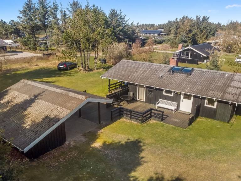 Vacation home with patio & barbecue — photo 5