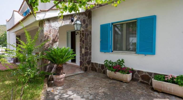 Villa with 4 rooms for 8 persons — photo 3