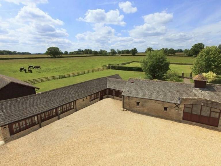 House  Witney