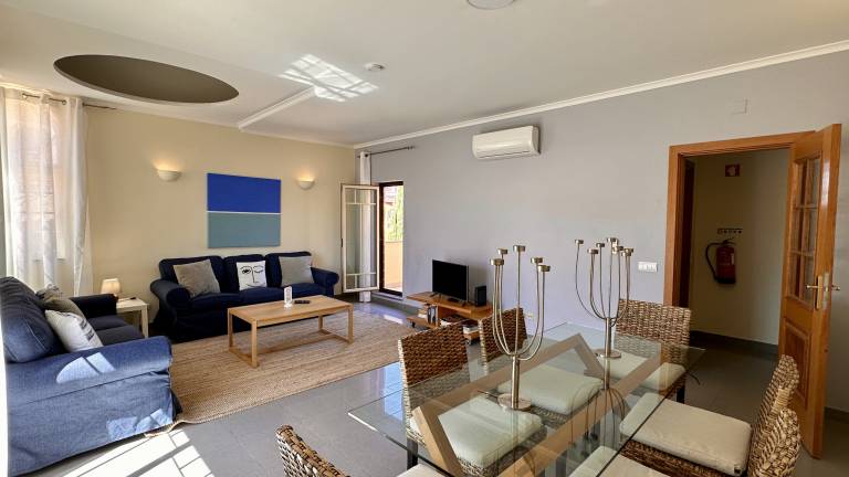 Rental apartment with patio, pool & yard — photo 4