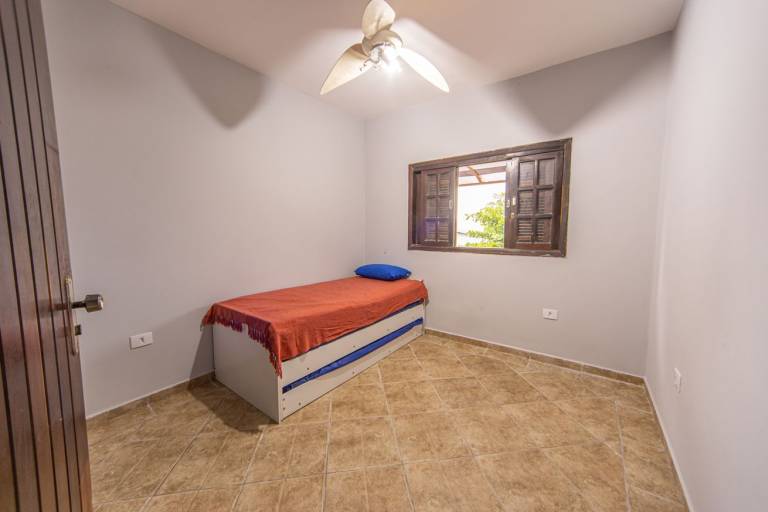 Child-friendly nice vacation home with yard & grill | Beach nearby | Pets are welcome — photo 3