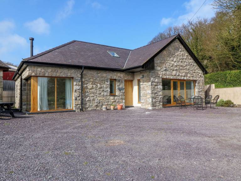 Cottage  Llangoed