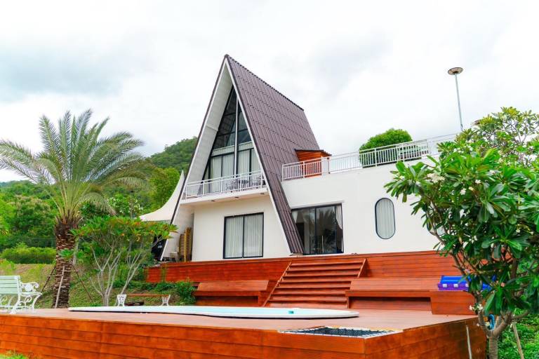 Honey Queen Resort in Kanchanaburi