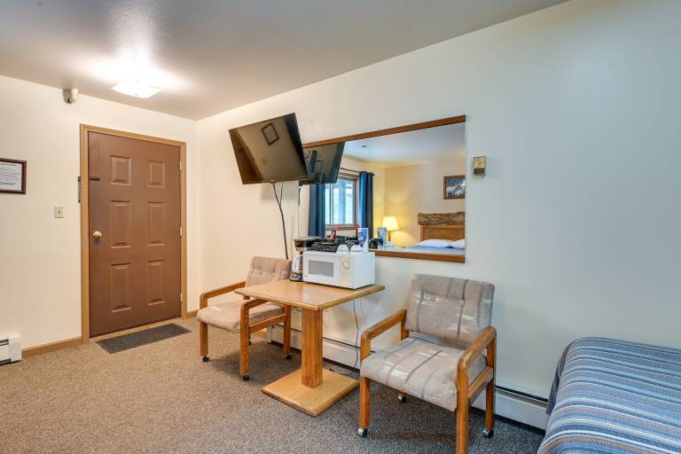 Angler's Dream! Mtn-View Unit Steps to Kenai River — photo 5