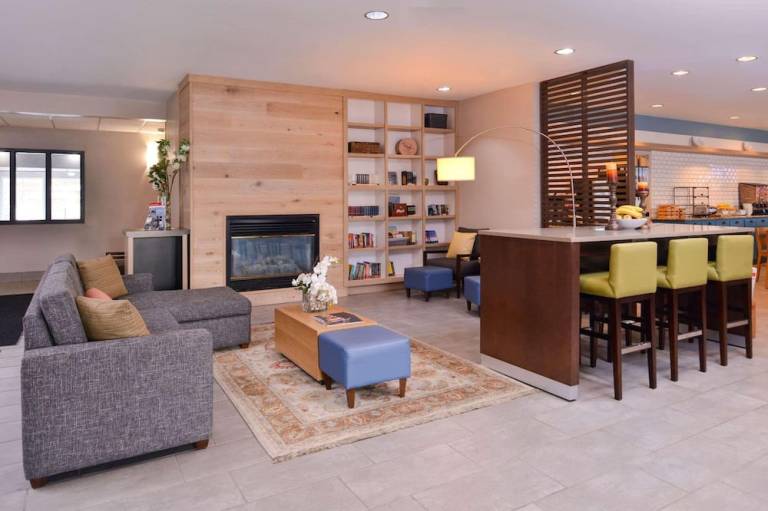 Country Inn & Suites by Radisson Omaha Airport IA