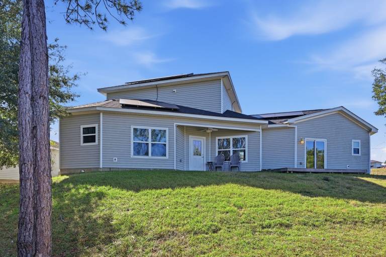 Vacation home with terrace & garden in Crestview, FL