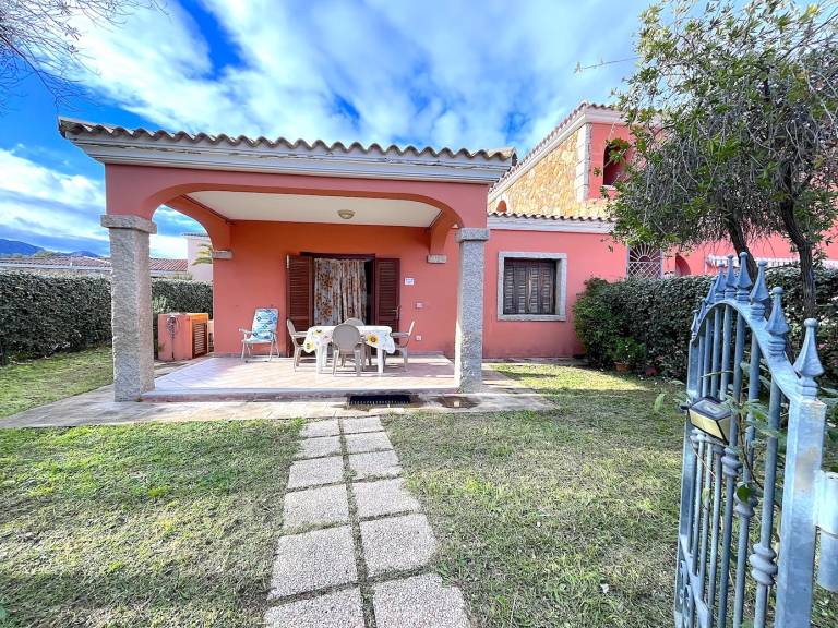House with BBQ & garden in San Teodoro