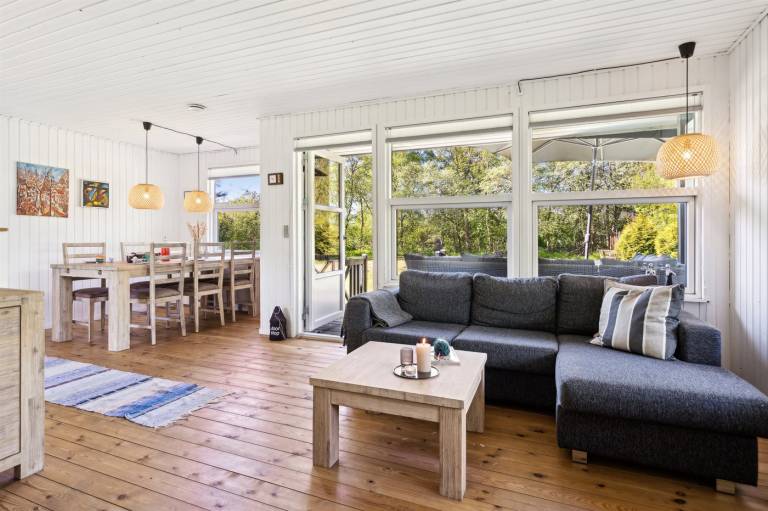 Vacation home with yard, barbeque & terrace — photo 3
