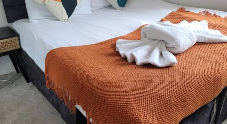 Vacation home with 4 rooms for 10 persons in Solihull
