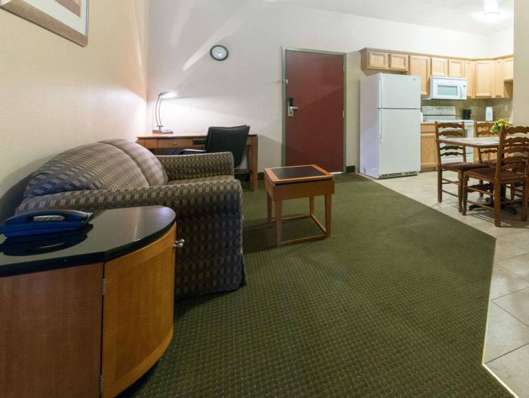 Days Inn by Wyndham Luray Shenandoah — photo 4