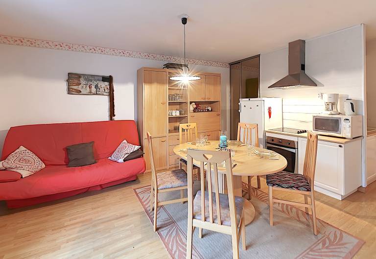 Apartment with BBQ & patio | Mountain view — photo 2