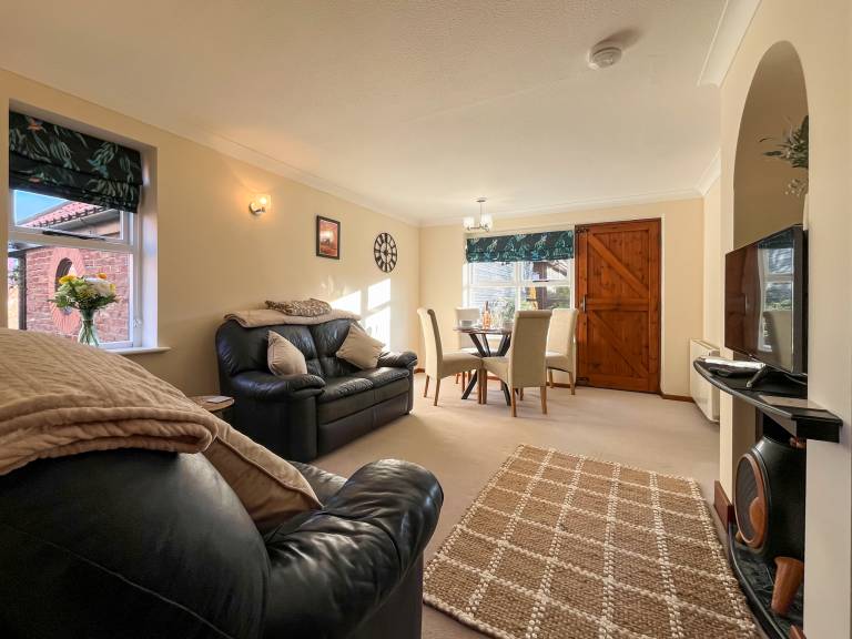 Children-friendly pleasant cottage with grill & pool | River view | Dogs allowed — photo 2