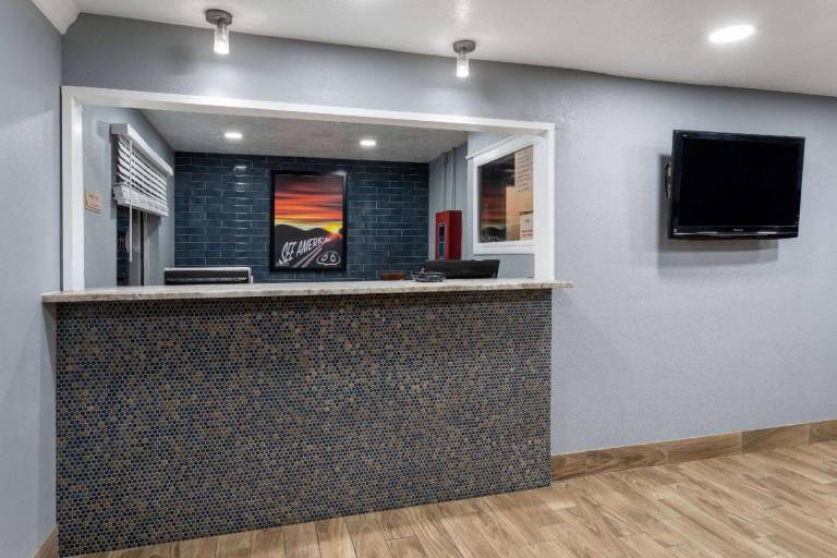 Travelodge by Wyndham Albuquerque East — photo 4