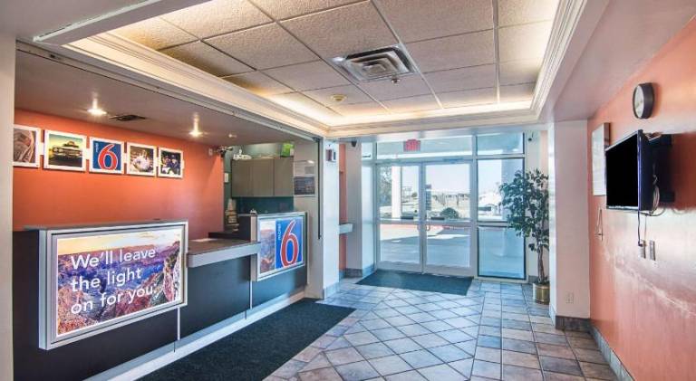 Motel 6 Terrell, TX — photo 3