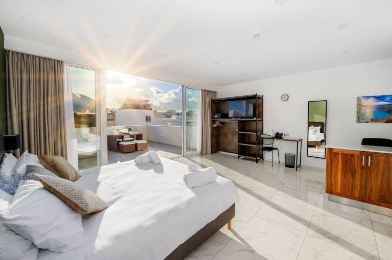 Accommodation  Birżebbuġa