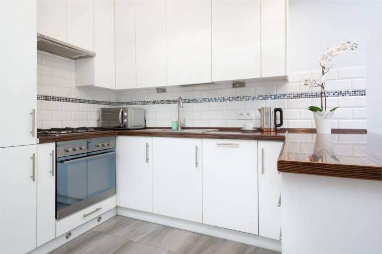 Apartment with fast internet | Close to Palace of Culture and Science — photo 2