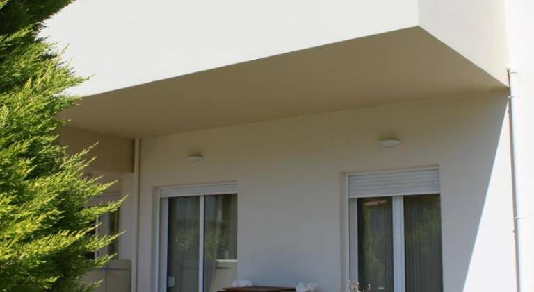 Serviced apartment with pool, garden & terrace | Next to the beach | Pet-friendly — photo 4