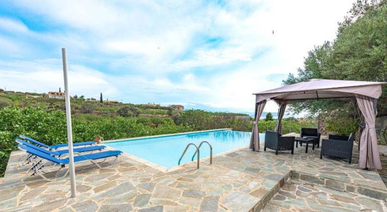 House with private pool, terrace & grill — photo 2