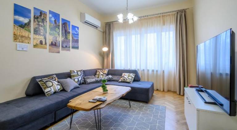 Grand Luxury Condo by NDK and National Stadium with Free Parking in Sofia