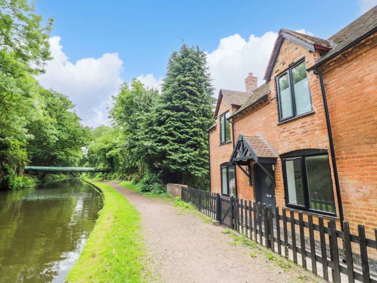 Cottage  Dudley