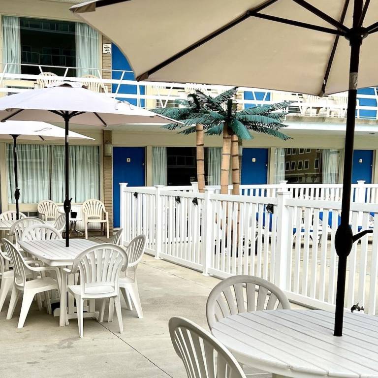 Beach Colony Motel — photo 4