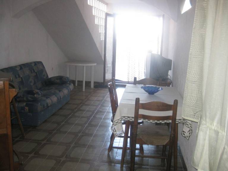 Apartment with grill & patio — photo 3