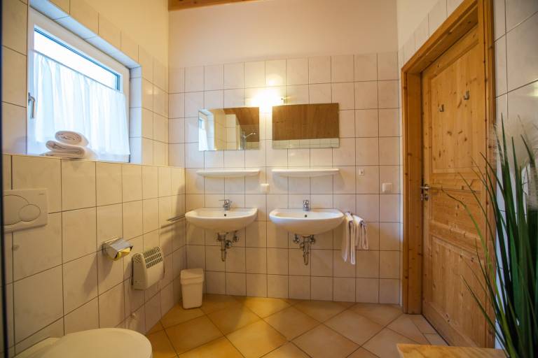 Chalet with pool, terrace & garden | Next to the ski | Pet-friendly — photo 4