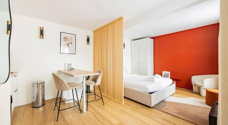 Rental apartment with 1 room for 2 persons in Vanves