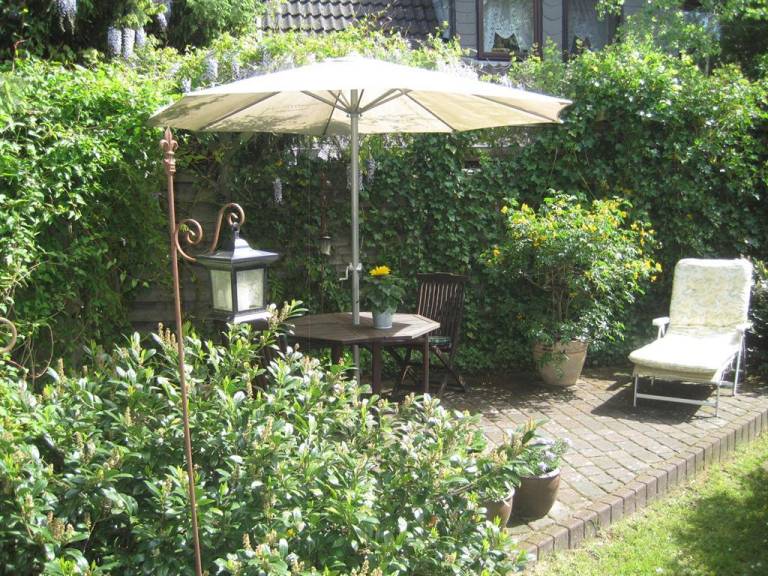 Apartment with patio, barbeque & garden — photo 3