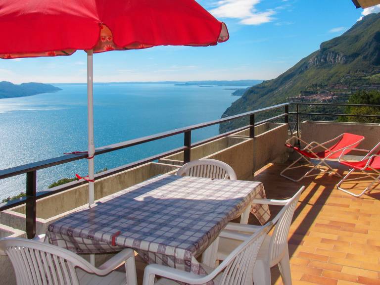 Apartment with sauna, terrace & pool | Lake view — photo 3