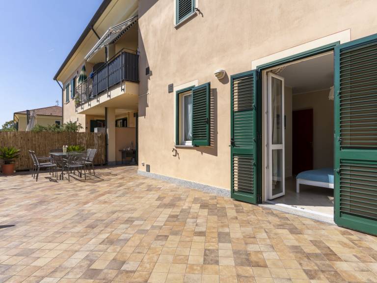 Holiday apartment with patio, yard & barbeque | Pets allowed — photo 3