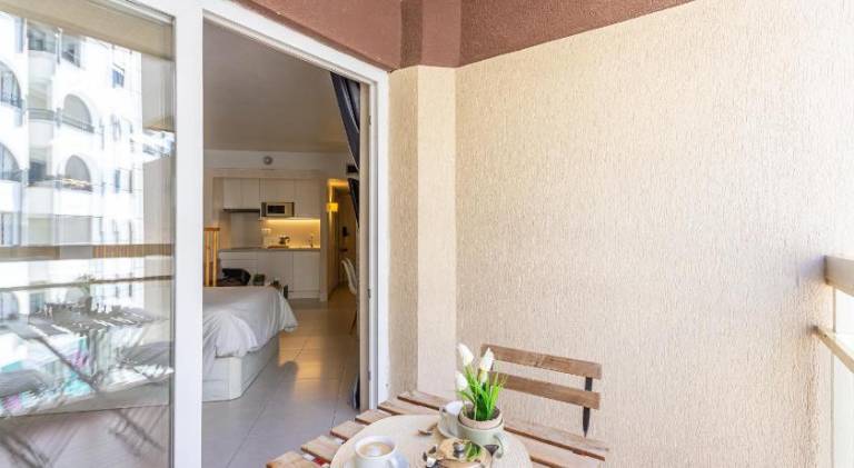 Holiday apartment with terrace & pool — photo 5