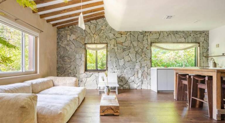 House | Next to Design District in Miami, FL