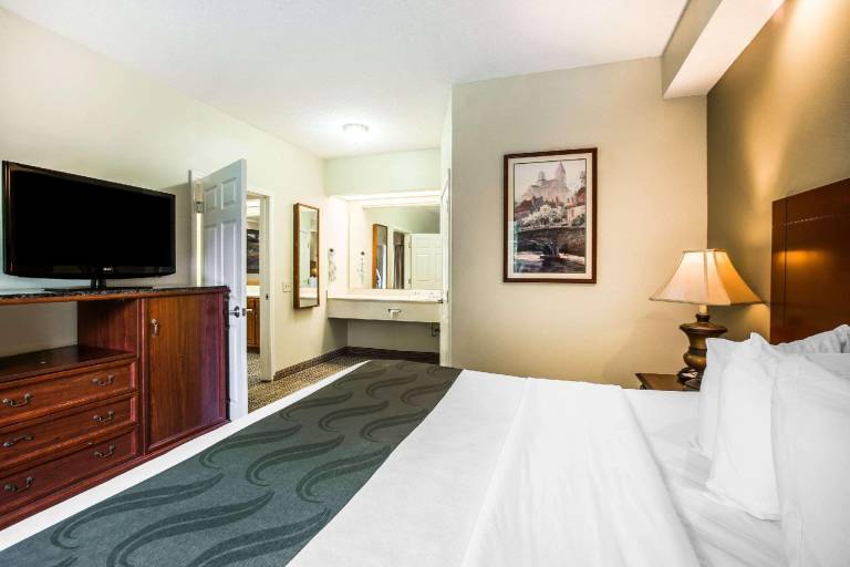 Quality Inn Newnan - Atlanta South — photo 2