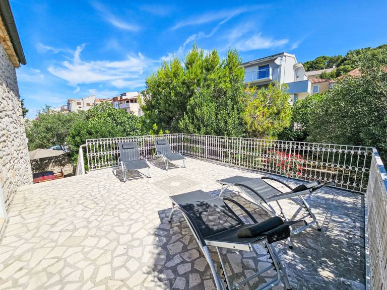 Fully equipped nice vacation home with patio, barbecue & garden | Pets allowed — photo 2