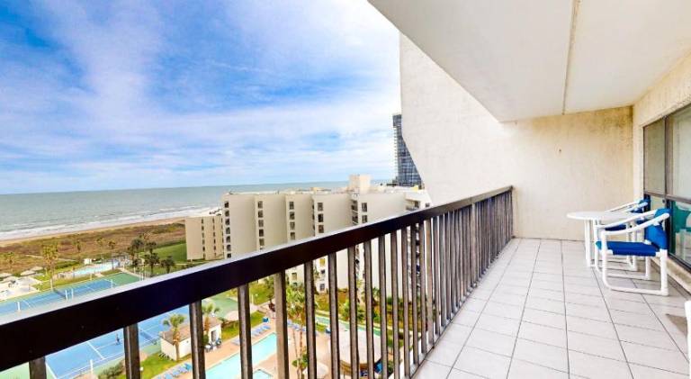 Rental apartment with hot tub — photo 4