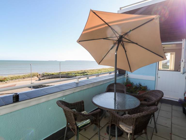 Cottage | Beach view — photo 2