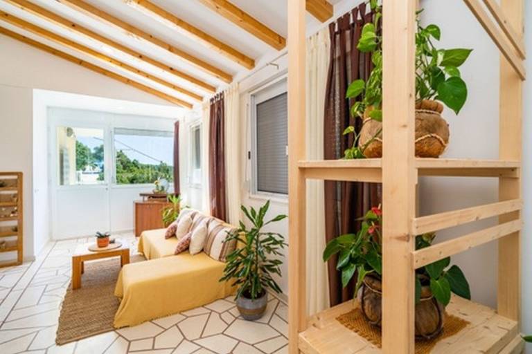 Apartment with garden & patio | Sea view — photo 3