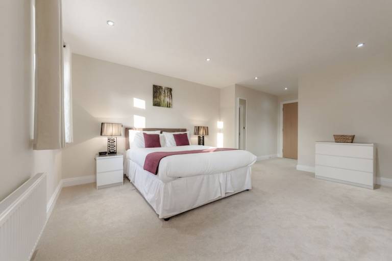 Apartment Thames Ditton