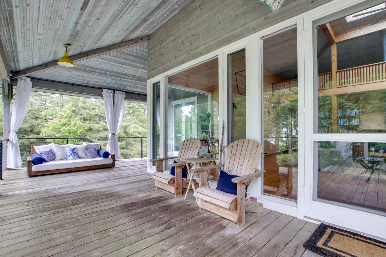 Serene Washington Island Getaway w/ Private Beach! in Door County, WI